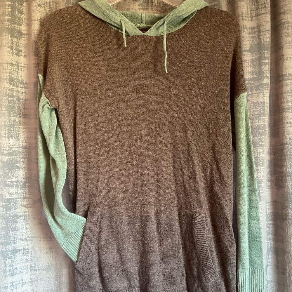 Sweater hoodie